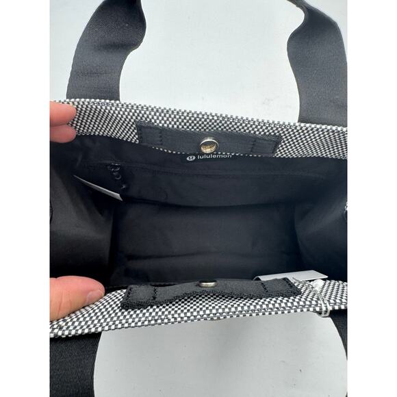Lululemon Tote Bag 4.5 L – Black & White Checkered NWOT - Picture 2 of 8